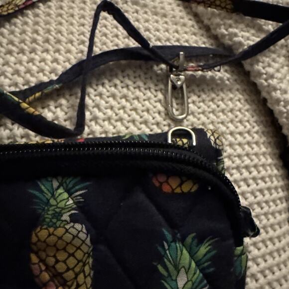 Vera Bradley RFID Wallet Wristlet Crossbody Toucan Party Magnetic Closure NWOT - Picture 7 of 7
